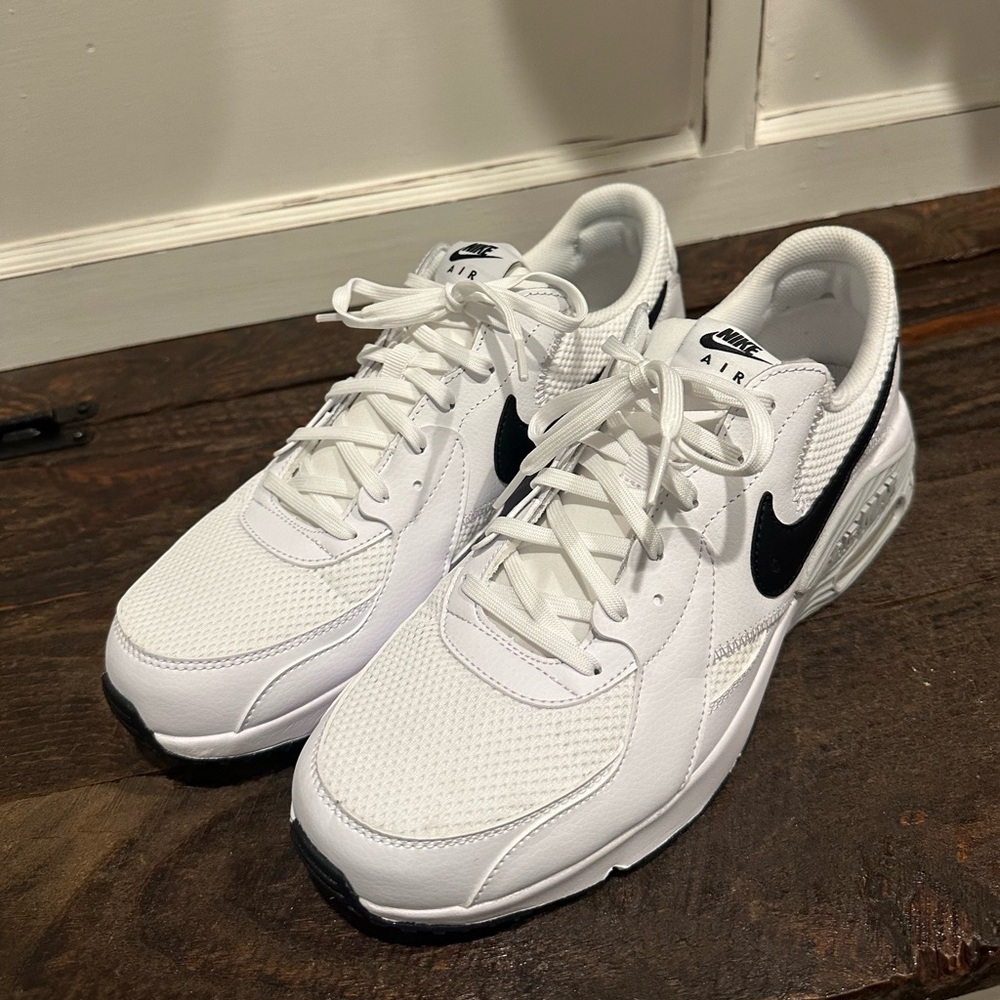 Nike Air Max Excee. Like new condition
